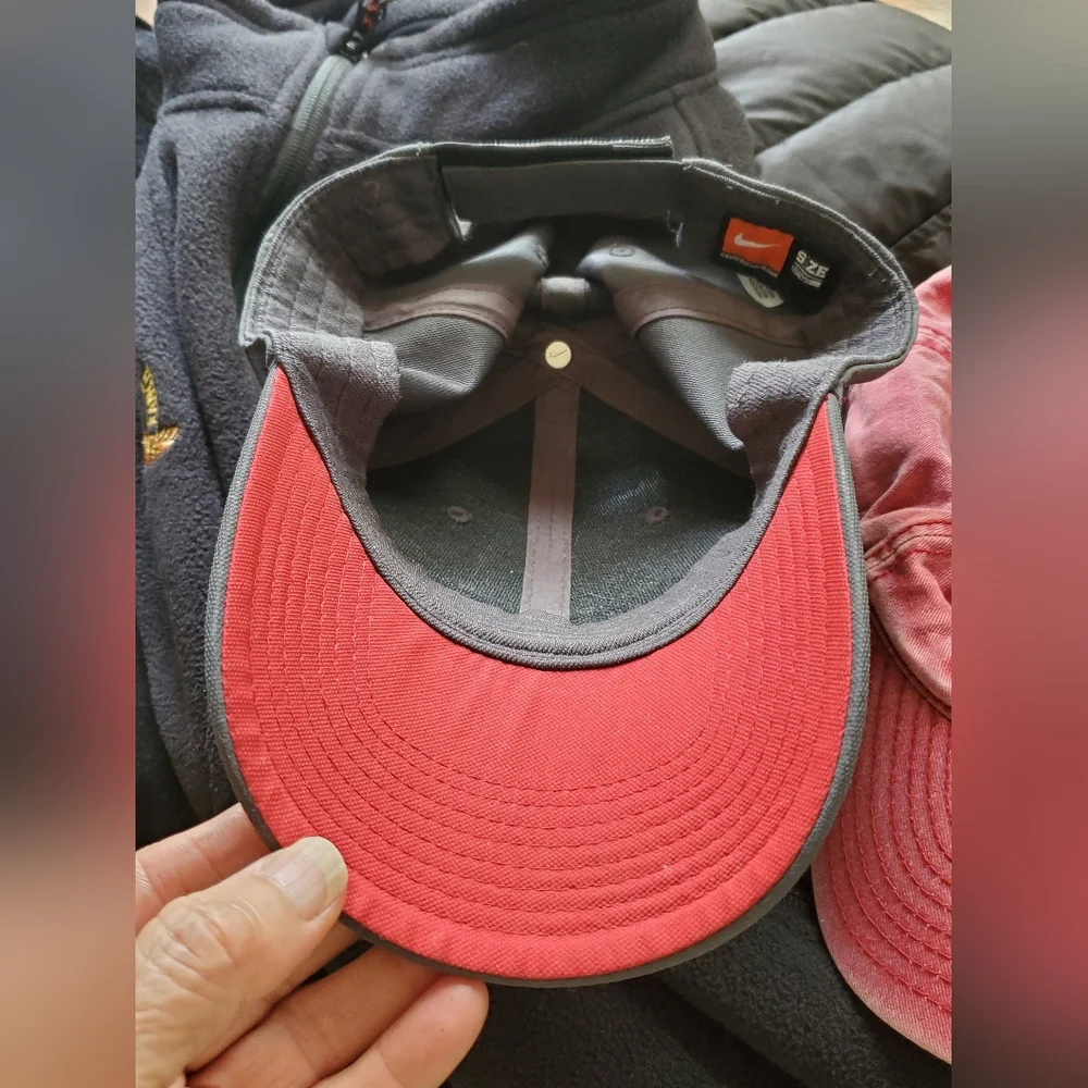 Nike Size1 Legacy Gray Cap with Red-Trim Arkansas Razorback Patch One Size